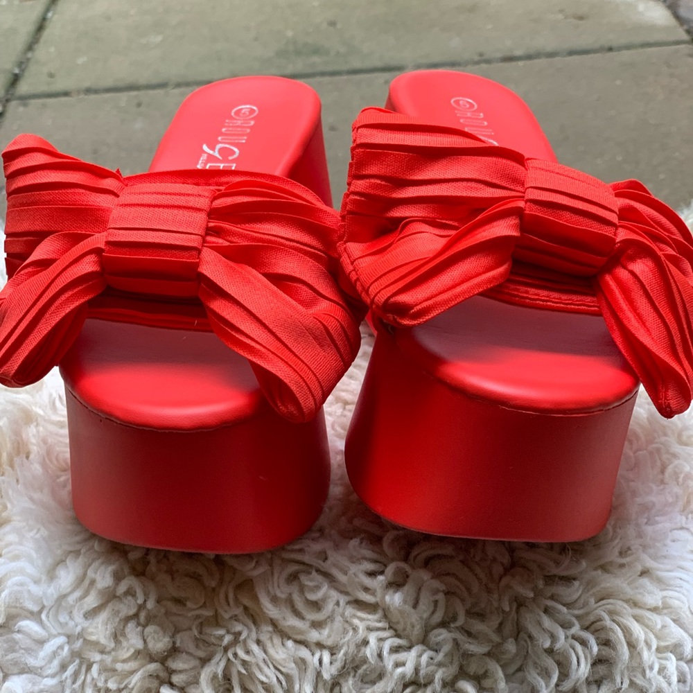 Vibrant orange NEW NEVER WORN wedge